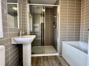 Ensuite To Bedroom 1- click for photo gallery